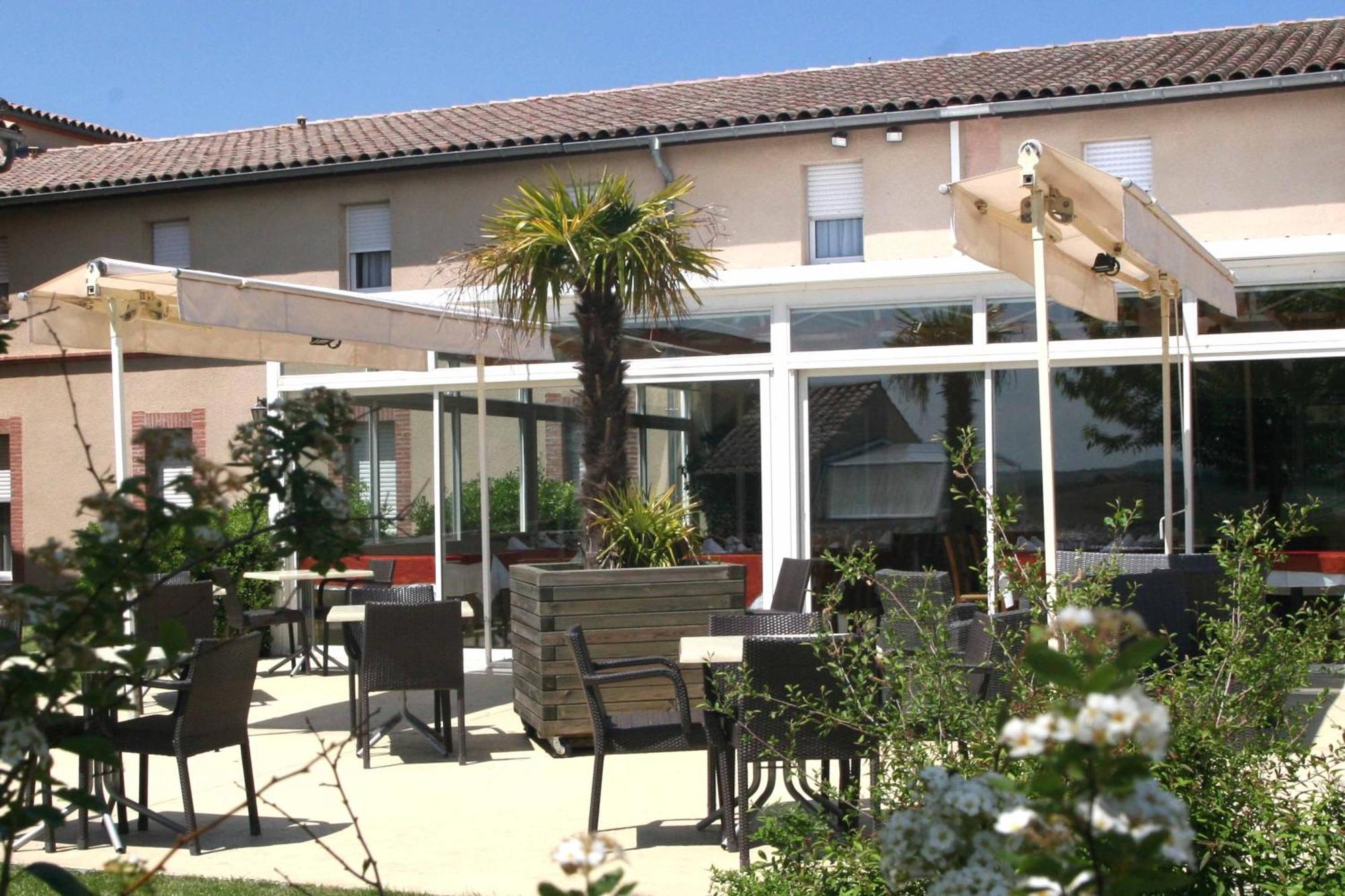 Logis Hotel - Auberge Du Pastel - Hotel 3 Etoiles Et Restaurant Nailloux Exteriör bild