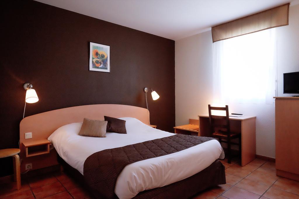 Logis Hotel - Auberge Du Pastel - Hotel 3 Etoiles Et Restaurant Nailloux Exteriör bild